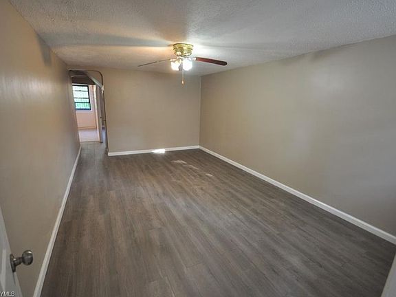 3rd image of 1370 E 54th St