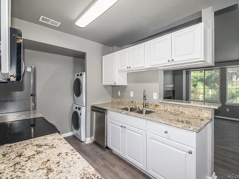 892 S Uravan Ct — Photo 6