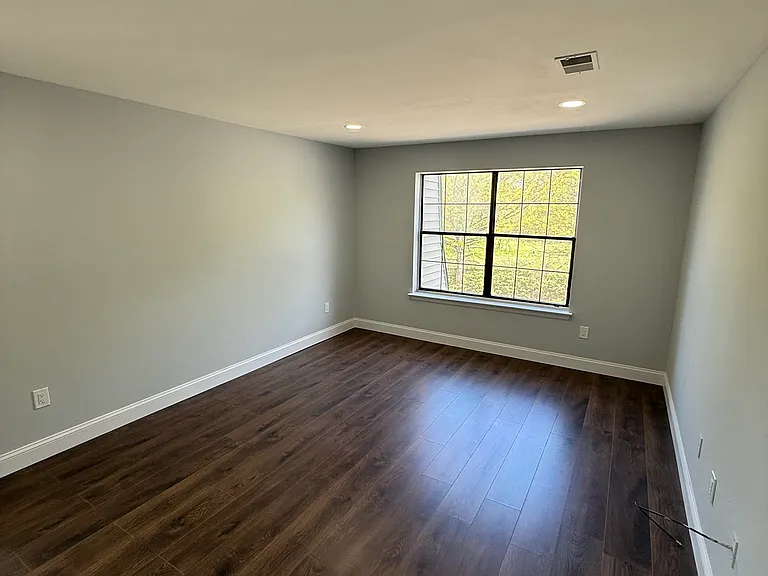 1008 Hidden Village Dr — Photo 11