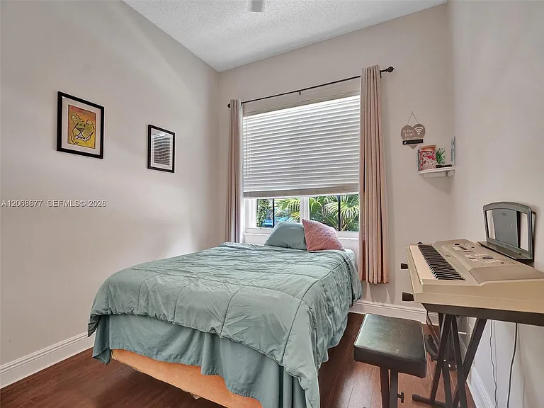 938 Bluewood Ter — Photo 11