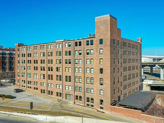 3rd image of 105 S 9th St APT 514