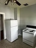 742 W King St — Photo 2
