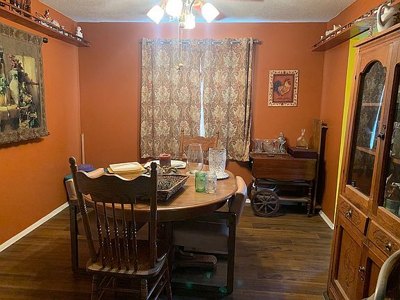 3rd image of 2511 Lake Hill Dr