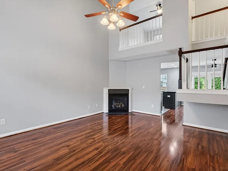 3445 Broadwick St — Photo 1
