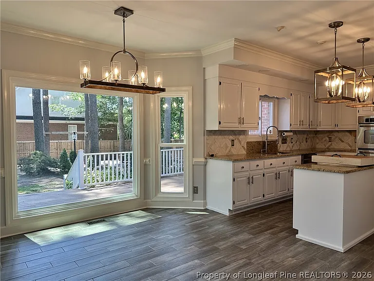 493 Kingsford Rd — Photo 9