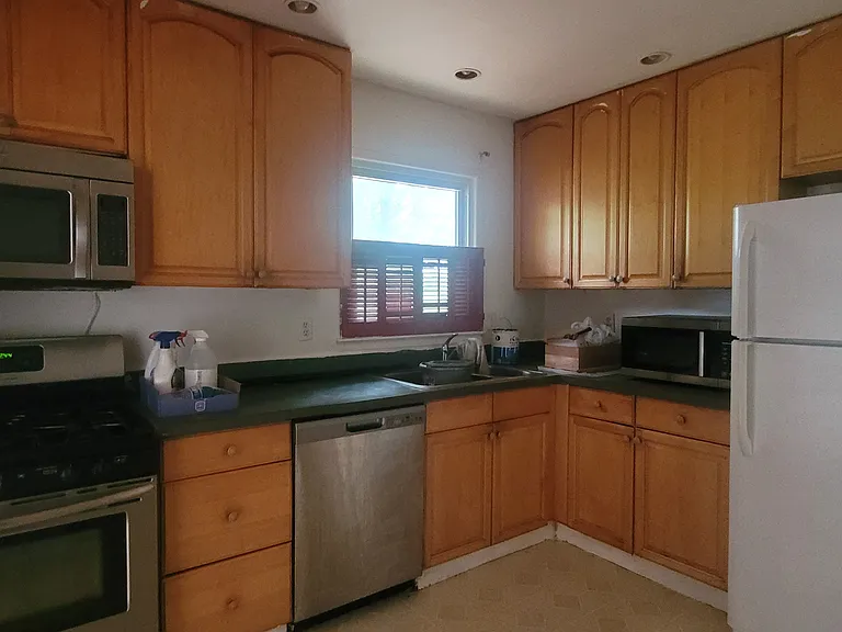 4419 Kentmore Dr — Photo 23