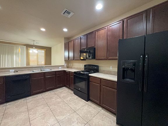 4th image of 2078 Cascadia Dr