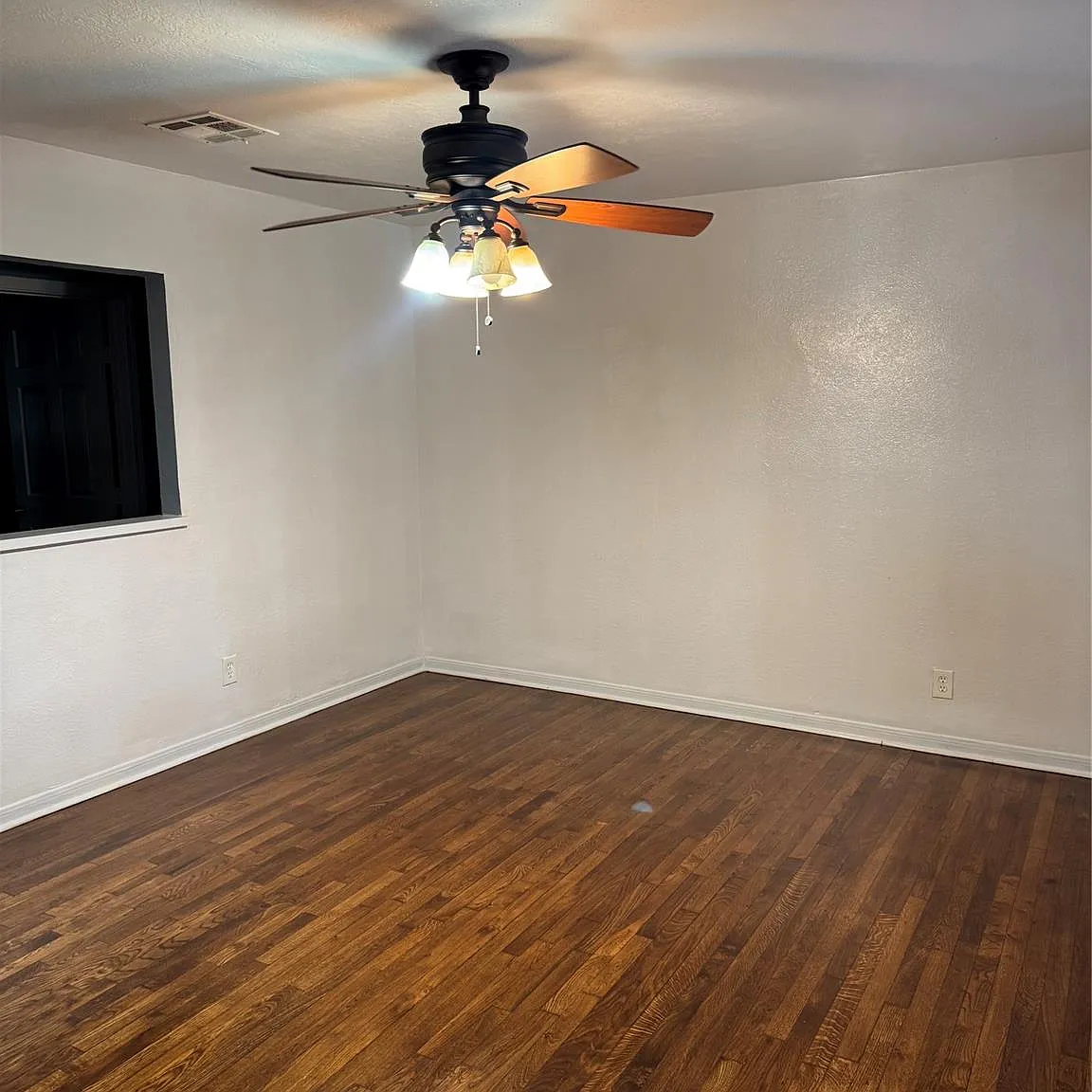 3 bed, 2.0 bath, 1407 sqft, $1,500 — Photo 4
