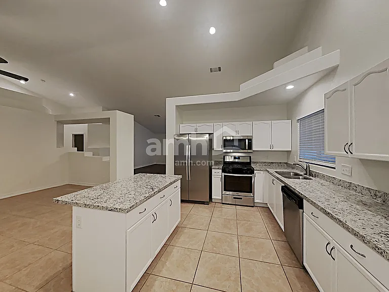 7624 Silver Mallard Ave — Photo 4