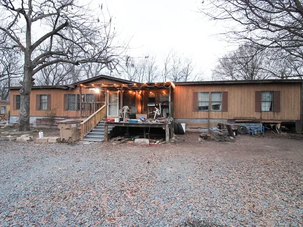 204 E 9th St, Hooks, TX 75561