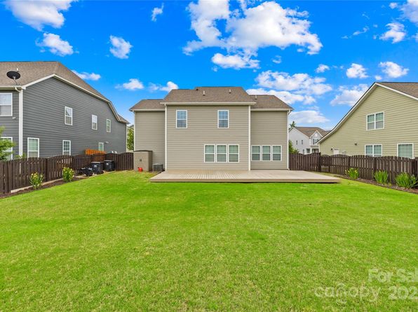10906 Charmont Pl, Huntersville, NC 28078