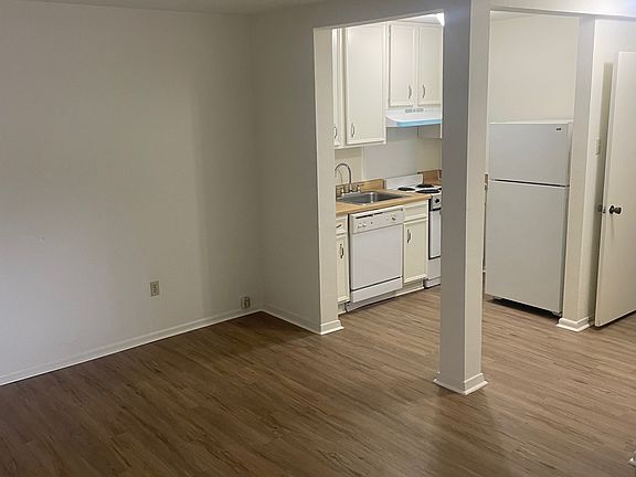 2nd image of 2316 Harvard Ave APT 105
