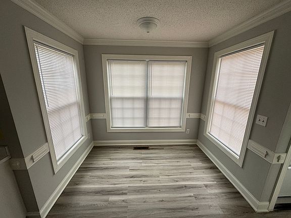 2nd image of 1000 Sandberg Ln