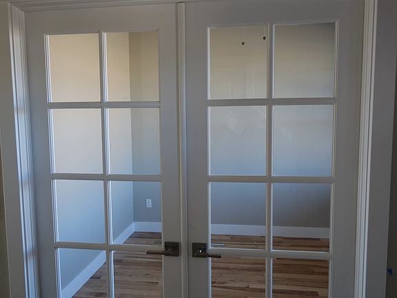 4th image of 1658 28th St