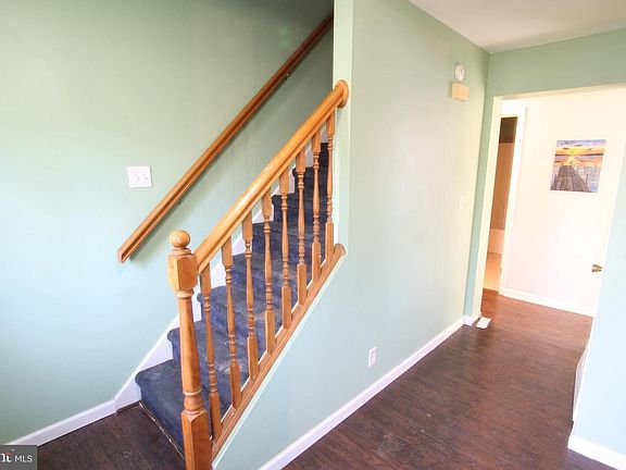 4th image of 798 Forsythia Dr