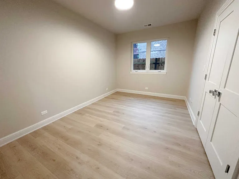 4315 S Indiana Ave #3 — Photo 12