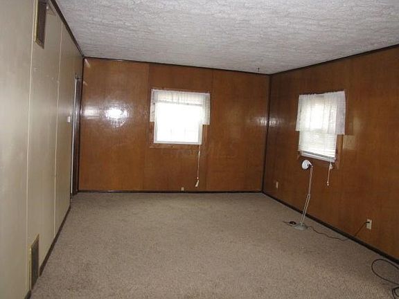 3rd image of 315 Gunnison St