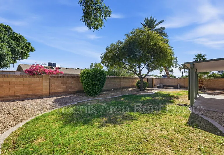 447 E Carson Dr — Photo 38