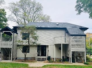 348 1st St, Batavia, IL