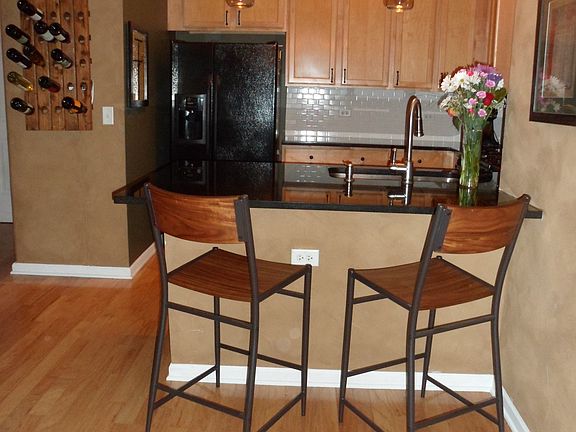 2nd image of 340 W Superior St #3-20