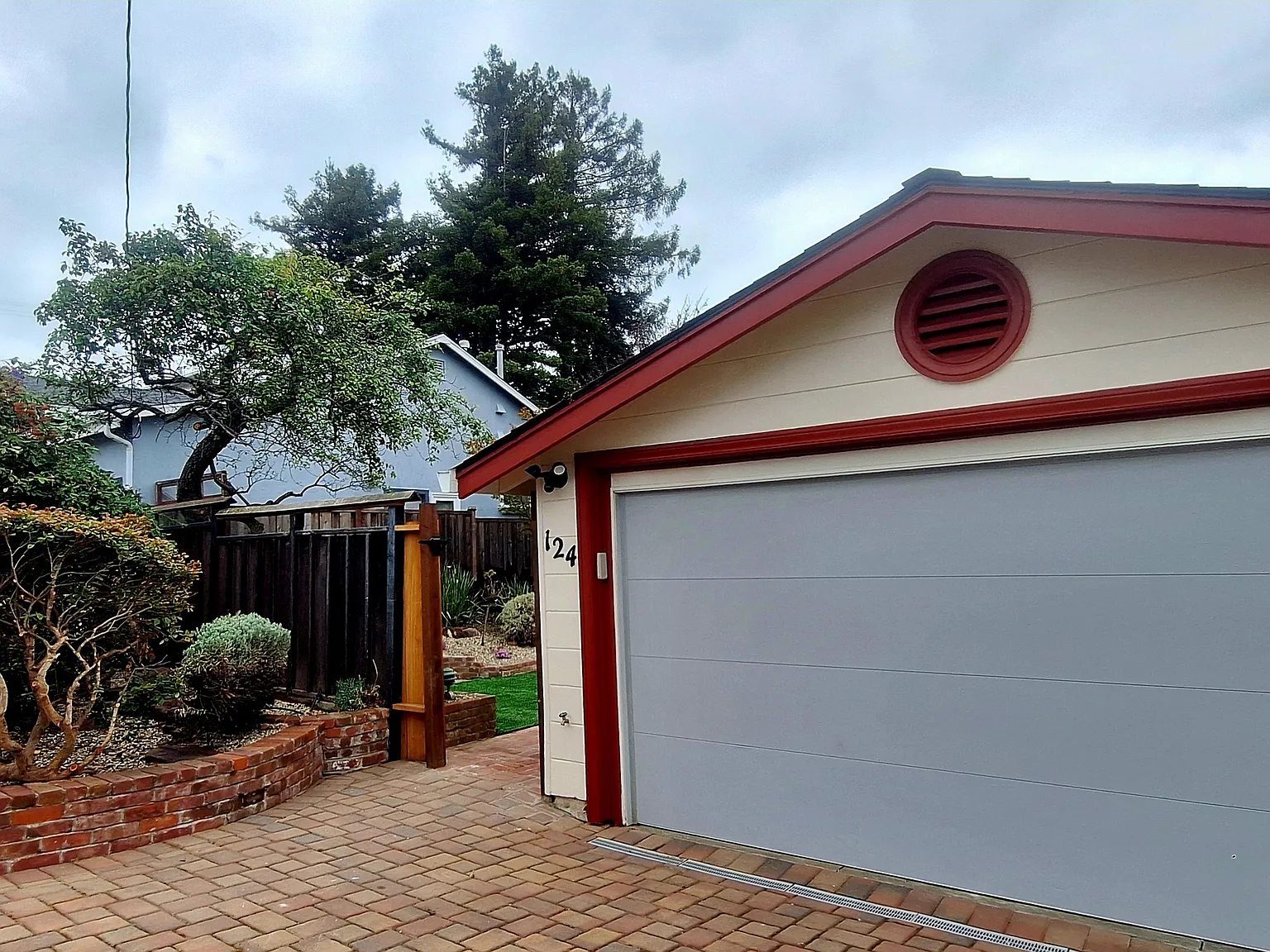 3 bed, 1800 sqft, $7,980 — Photo 1