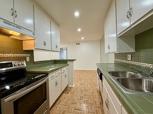 5320 Zelzah Ave #314 Photo 1