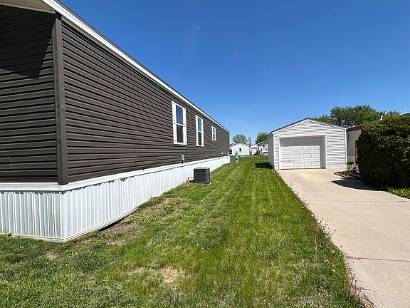 2nd image of 2050 Four Seasons Dr #163