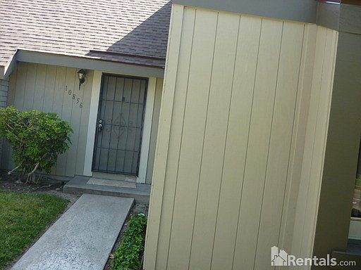 2nd image of 10856 Tierrasanta Blvd