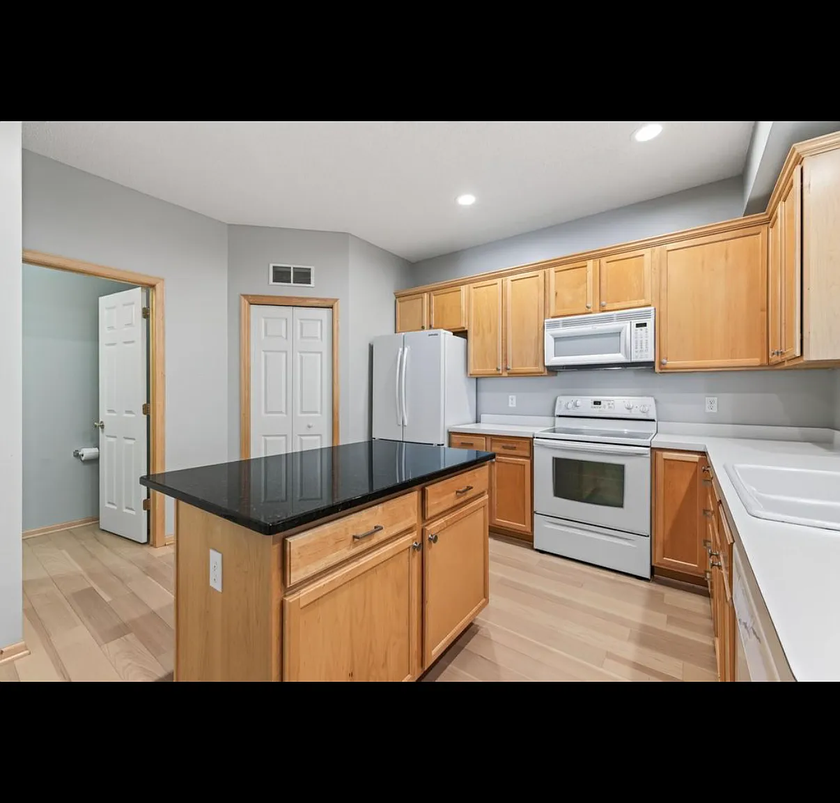 2 bed, 1632 sqft, $2,325 — Photo 4