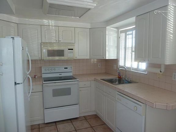 3rd image of 1901 Indian River Blvd Unit 102