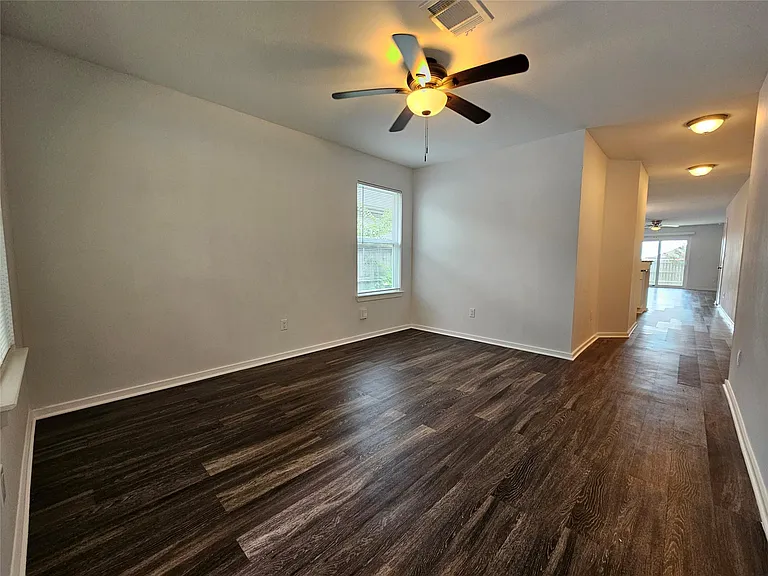 16721 Hamilton Point Cir — Photo 3