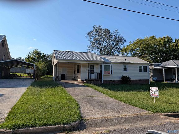 3rd image of 619 Camelia Ave