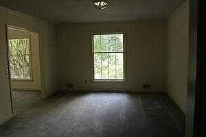 5th image of 504 Lakewood Dr