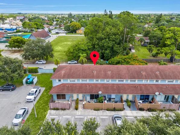 240 Cypress Way W, Palm Springs, FL 33406