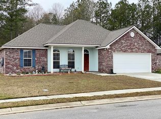 2189 Paula Cir, Ocean Springs, MS 39564