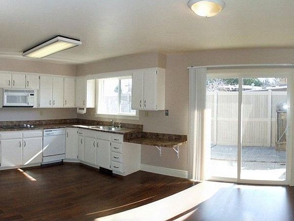 5th image of 1305 Azalea Dr