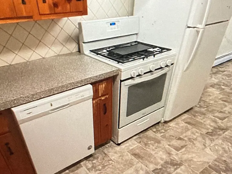 655 Mount Hope Ave #6 — Photo 2