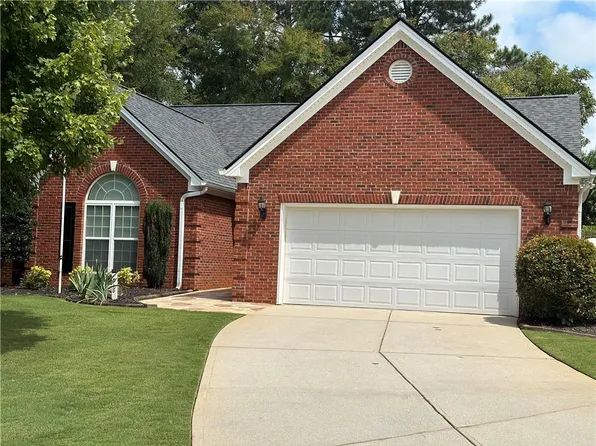 518 Park Place Ct, Social Circle, GA 30025