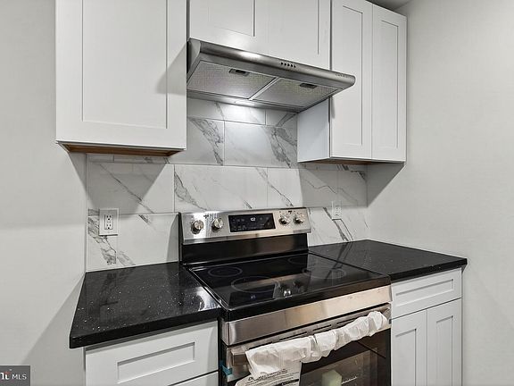 5th image of 2029 Sigel St