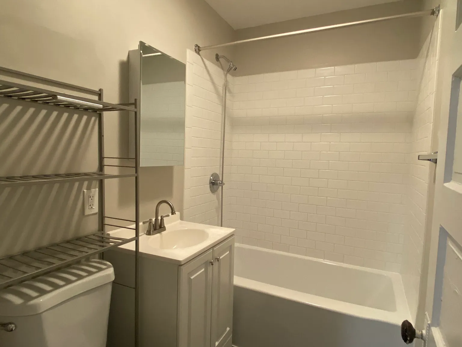 2 bed, 1058 sqft, $1,700 — Photo 1