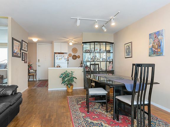 5th image of 1960 N Lincoln Park West Ave #2107
