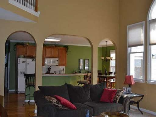 5th image of 413 Old Deerfield Ln
