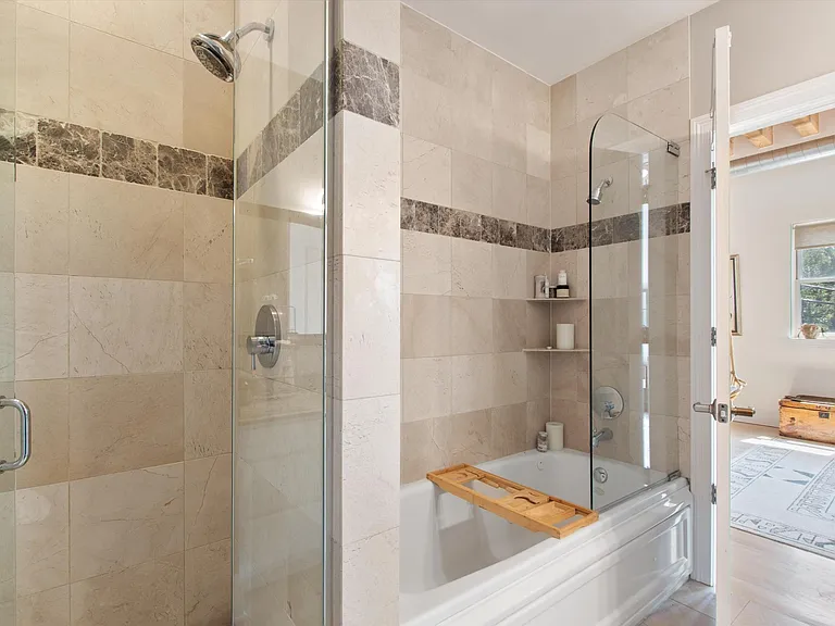 2310 W Nelson St #301 — Photo 20
