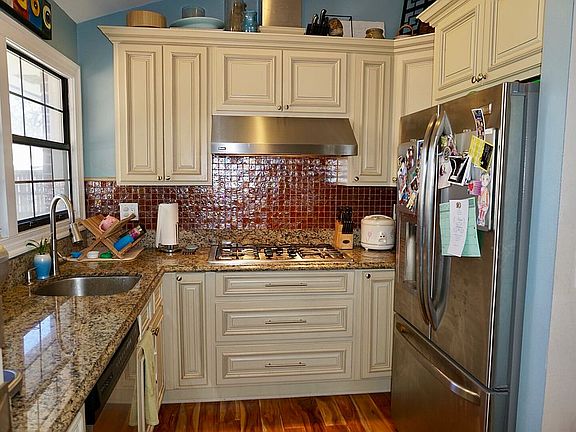 2nd image of 412 Cumberland Ave