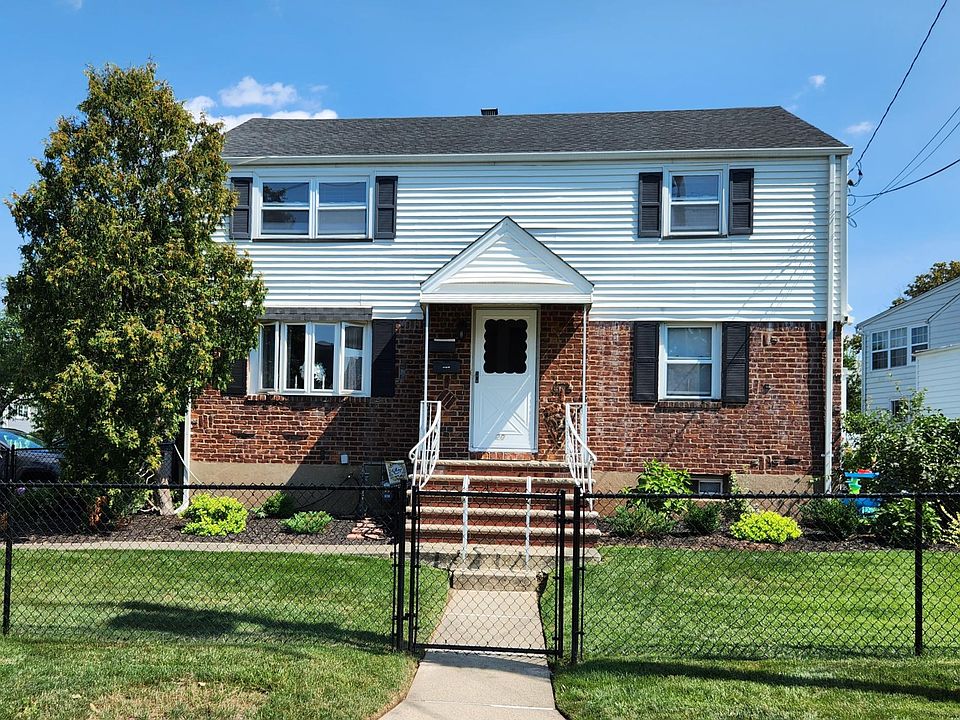 2nd floor Immaculate, updated 2 BR apt w/private deck
Owner resides on 1st floor