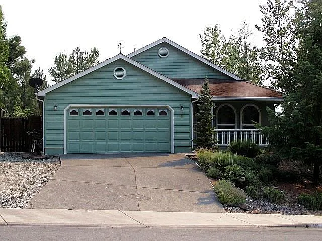 151 Wagon Wheel Dr photo 1
