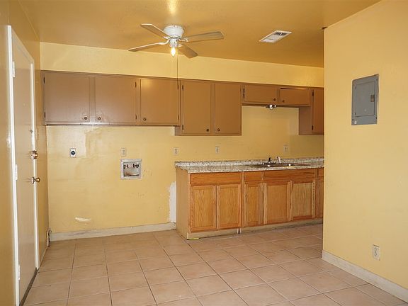 3rd image of 437B Sagebrush Cir