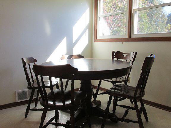 5th image of 753 N 10th St
