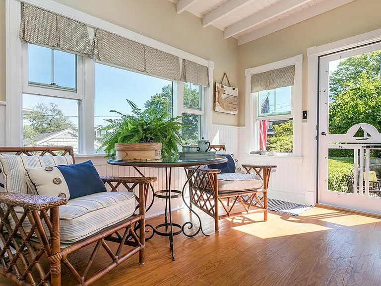 The sun room is a great spot for breakfast. So sunny in the morning!