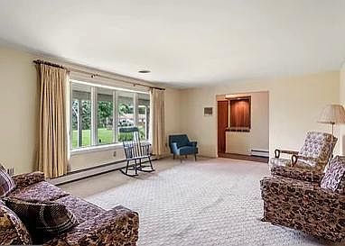 5th image of 15123 Corby Ave